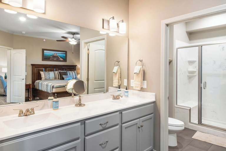 Bathroom 4, Paradise View at the Majestic - Spectacular Views!, Taney