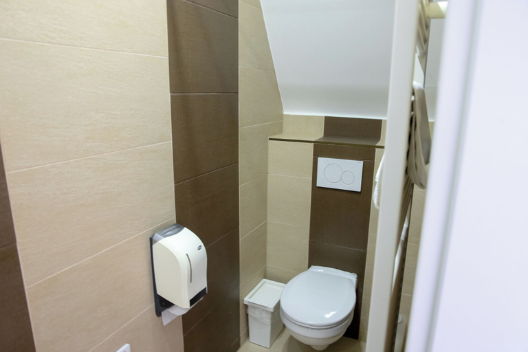 Bathroom 4, Bastya Wellness Hotel, Miskolci