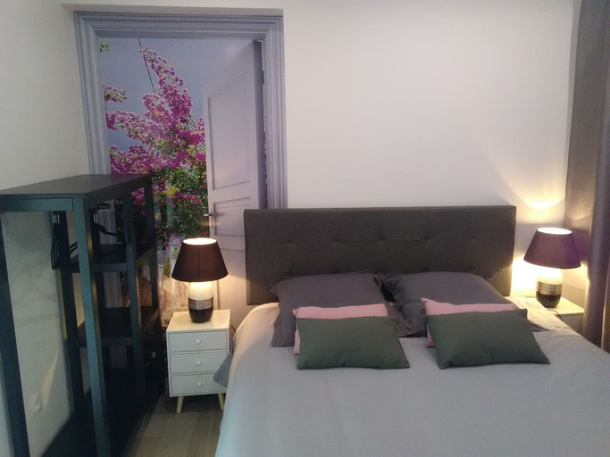 Bedroom 2, Chambre d'Hôtes Les Macarons de Tata, Gironde