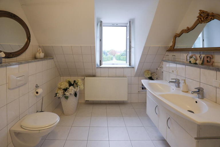 Bathroom 4, Hotel garni Schloss Grochwitz, Elbe-Elster