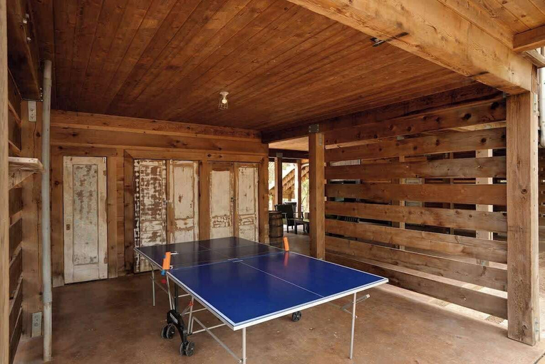 Game room, Life is Gruene-riverfront Luxury-1mi To Gruenehall, Comal