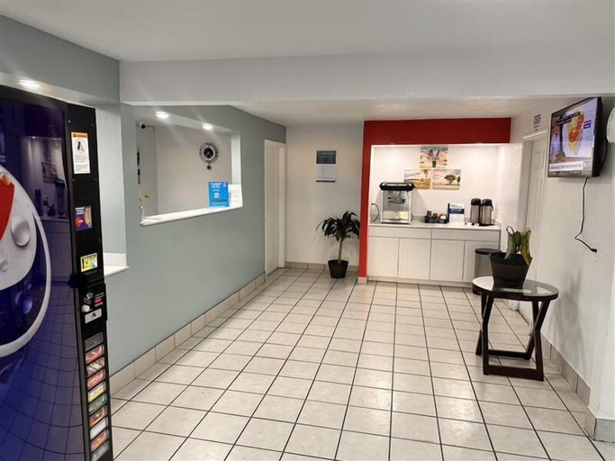 Others 4, Motel 6 Borger, TX – Boom Town, Hutchinson