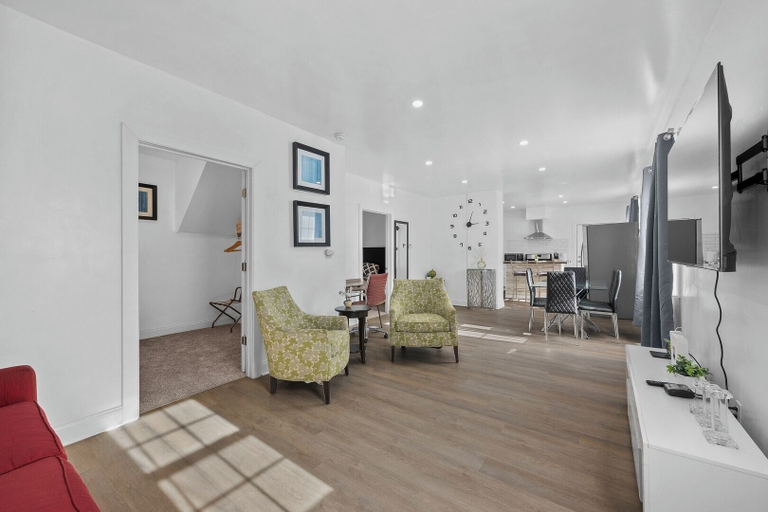 Floor plan 2, New Downtown Lux 3BR Free Parking, AC & Wi-fi, Wayne