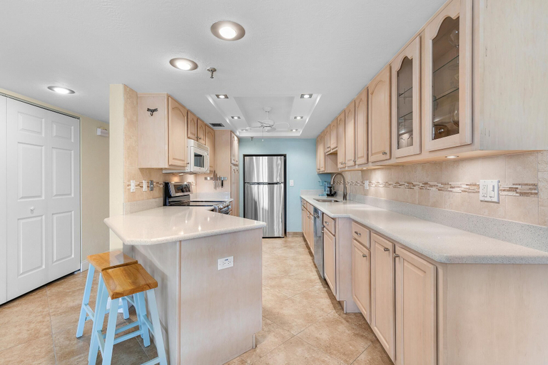 Private kitchen 5, Las Brisas 502, Volusia