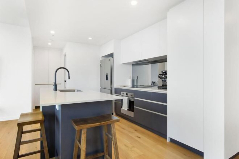 Private kitchen 5, Skyline Showdown - Views, Games & Vibes, Gold Coast