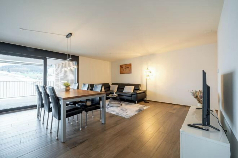 Interior 2, Swiss Living High-Tech Kitchen, 1G WiFi, Balcony, Kulm