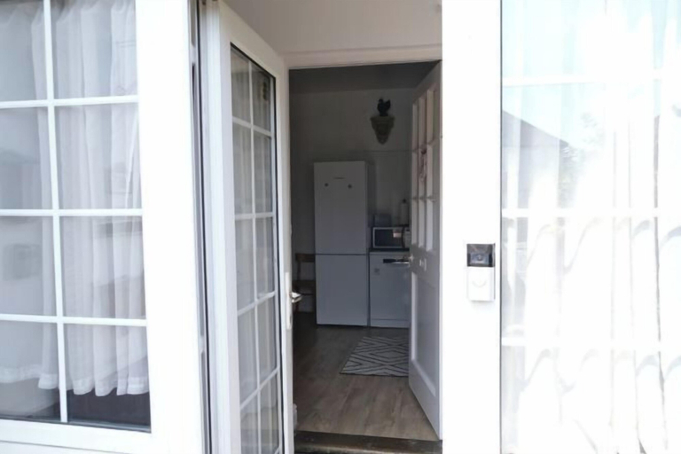Interior 4, Lovely 1 Bedroom Apartment with Free Parking, London