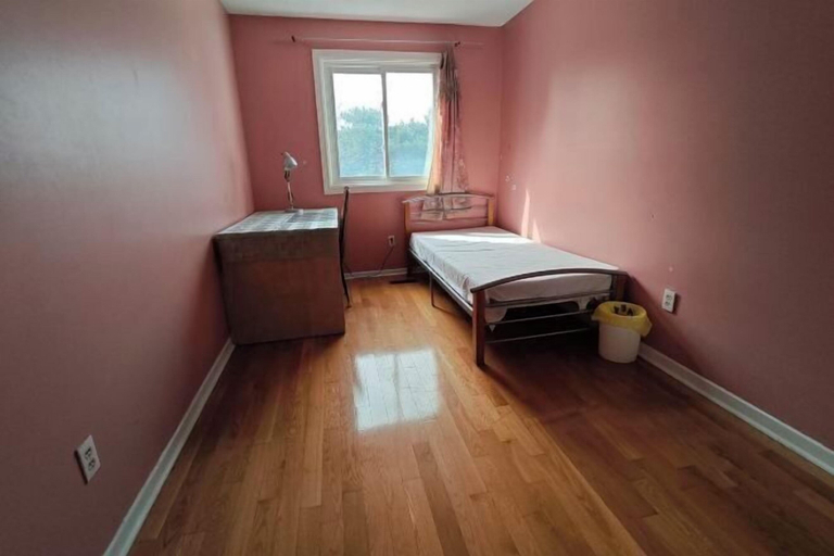 Room 5, Slowhouse, Toronto