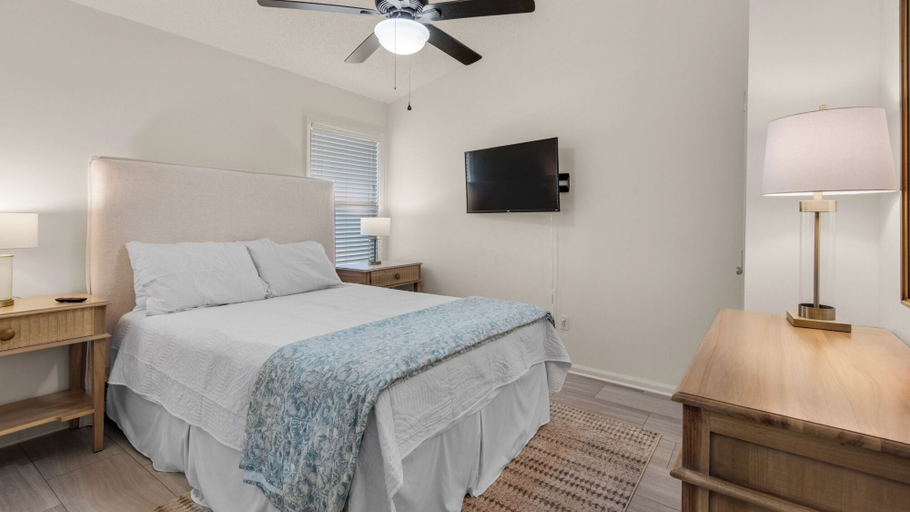 Bedroom 1, Blue Nine, Walton