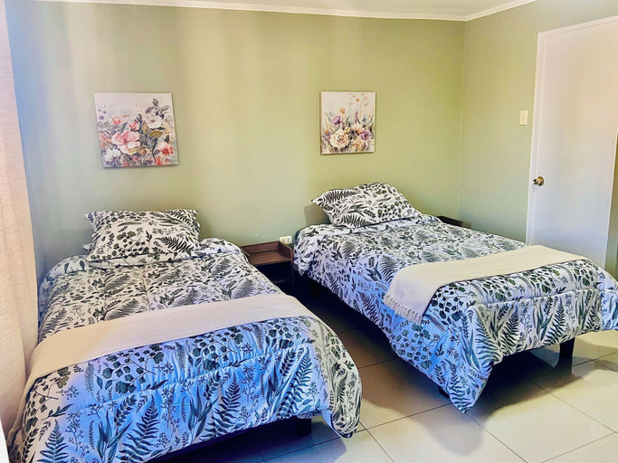 Room 5, Hotel Khantati, Iquique