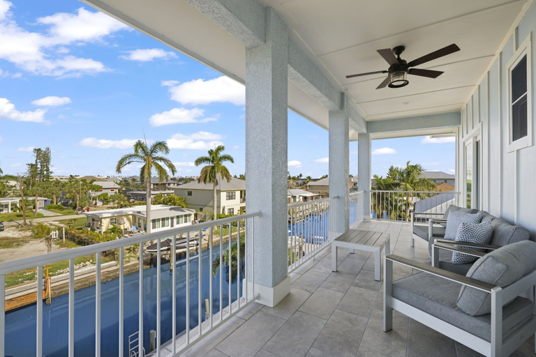 Property grounds, 143 Catch And Relax: 5br Home W/ Pool & Spa! 5 Bedroom Home, Lee