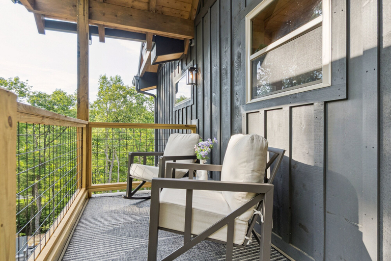 Property grounds 5, Golden Oaks Cabin 3 Bedroom Home, Blount