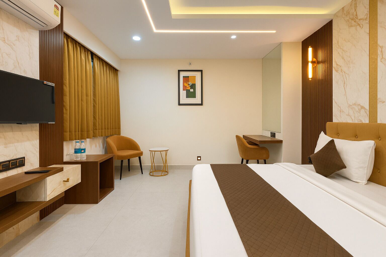 Room 5, Hotel Rajshree Suites - 1 KMs from Shri Mahakaleshwar Temple, Ujjain
