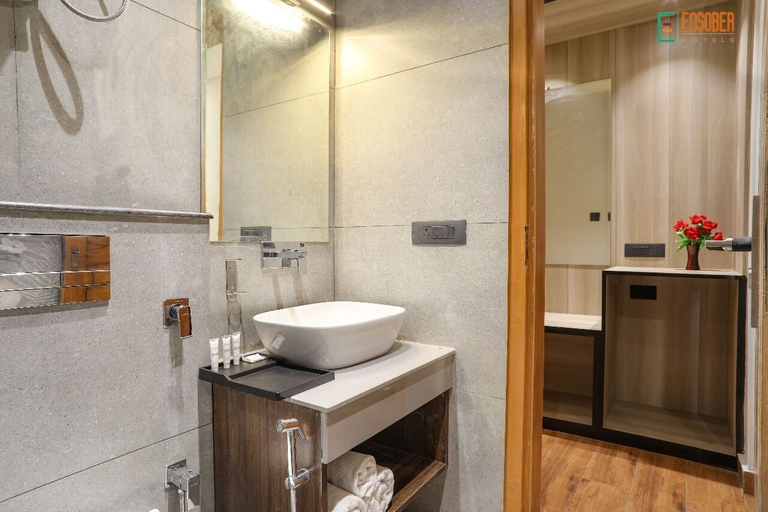 Bathroom, Vinsober Kainchi Dham Nainital, Nainital