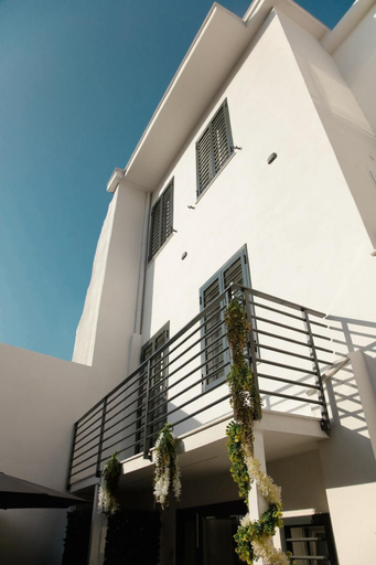Front of property 3, dimora luminè, Napoli