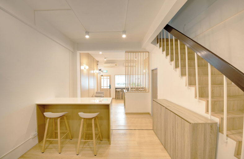 Shared kitchen 3, The Ostel Hostel Bangkok, Khlong Toey