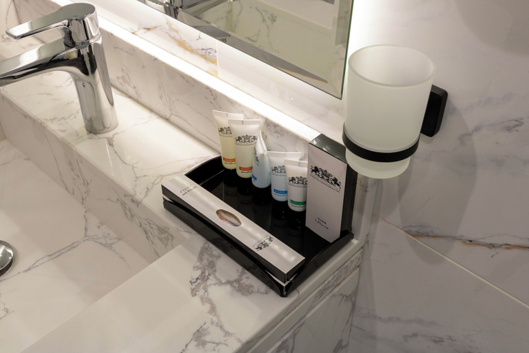 Bathroom 5, Luxury suites Hotel Apartments, Taif