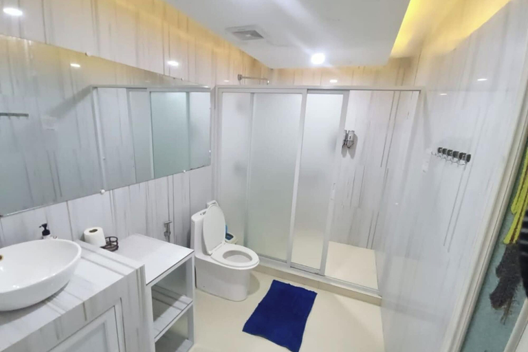 Bathroom 4, Empress Island Hotel, Alaminos City