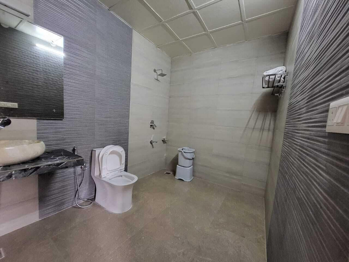 Bathroom 4, Hotel Alchemy Bistro & Inn, Kangra