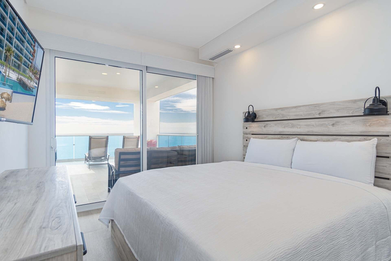 Room 5, Family Paradise! 3 Bedroom Corner Condominium Beach Front Encantame C-701, Puerto Peñasco