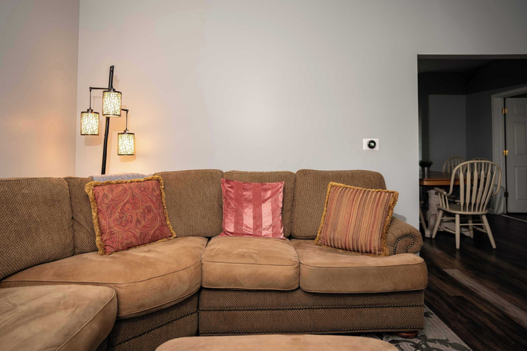 Living area 4, Three Blocks From Paradise Cozy Home for 8 Near Lake Geneva, Walworth