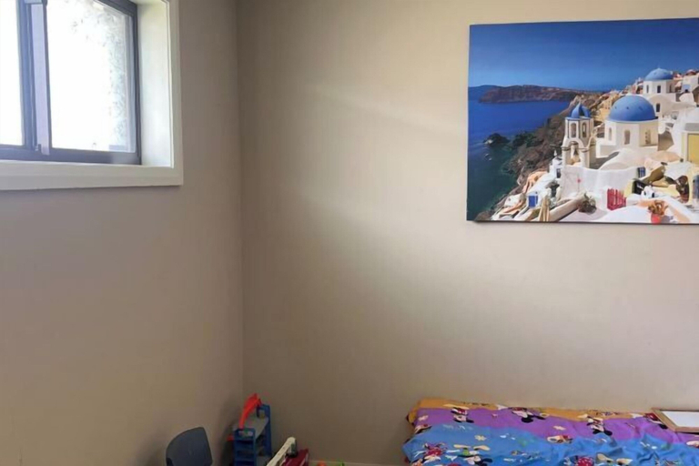 Room 5, Holiday Place, Cessnock