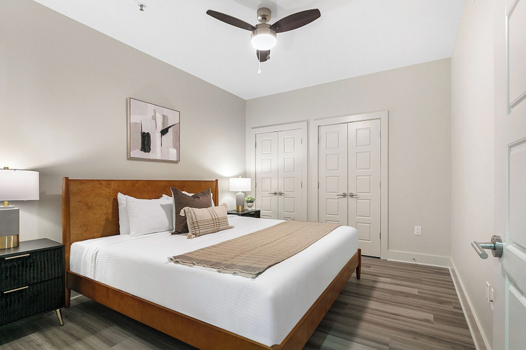 Bedroom 2, California Building, Orleans