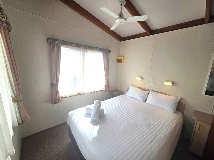 Bedroom 2, Canberra Holiday Village, Canberra