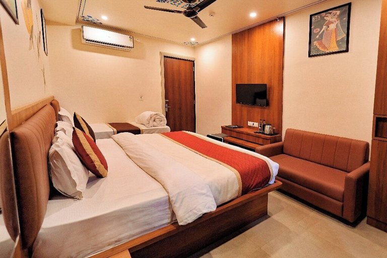 Bedroom, Hotel Vrajraj Palace, Udaipur