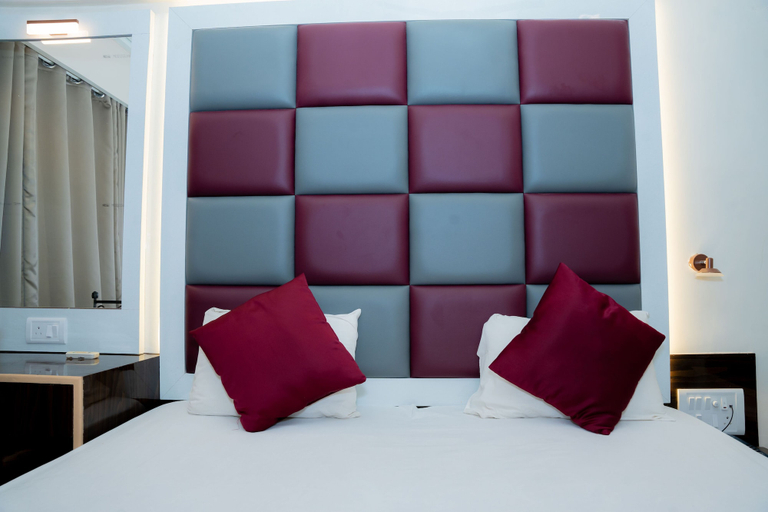 Bedroom 3, HOTEL WOODLAND, Mumbai Suburban