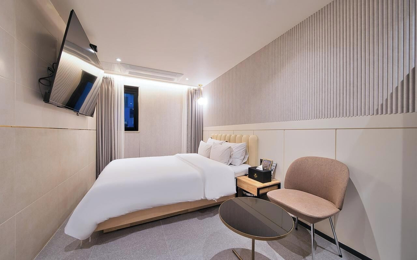 Room 2, Suwon Hound Hotel, Suwon
