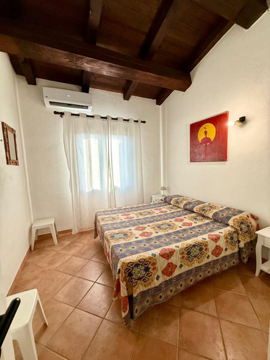 Room 5, Appartamento Cala D'Ambra 43, Nuoro