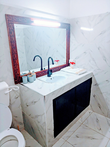Bathroom 4, Portabene B&B, Malindi