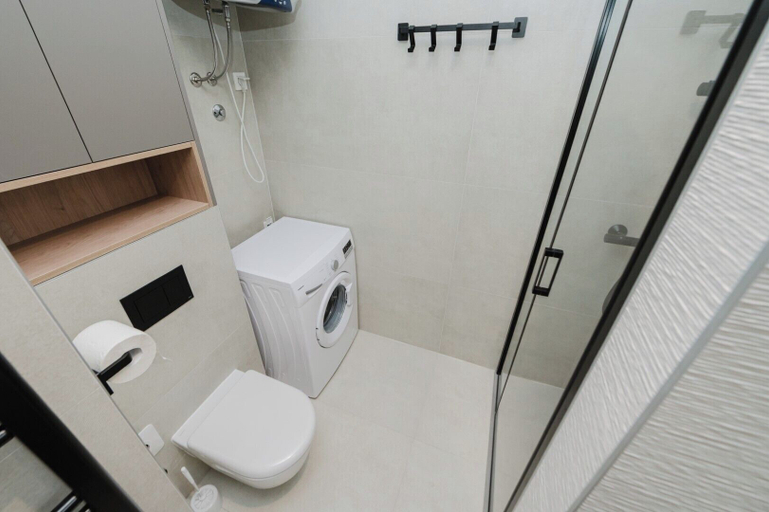 Bathroom 4, Koi Deluxe, Urban Two Bedroom Oasis, Split