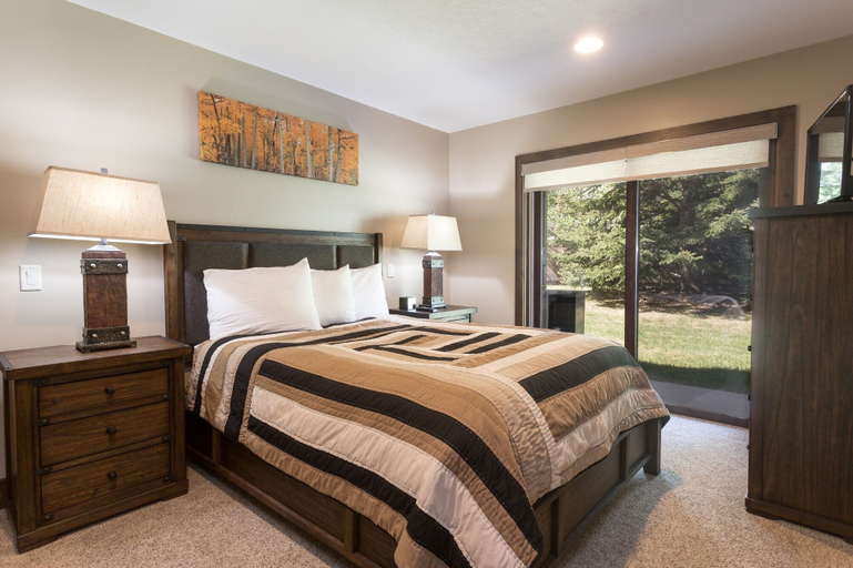 Room 3, Lakeside at Deer Valley Resort - Two Bedroom Condo #1679 2 Condo, Summit
