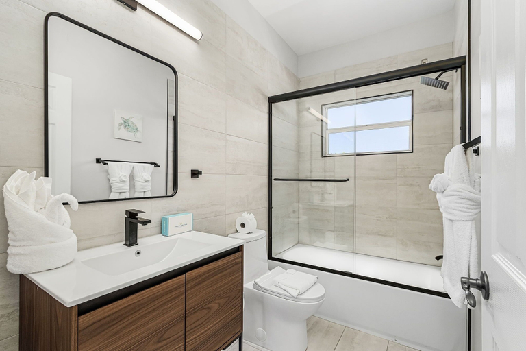 Bathroom 5, 241 Miramar Waves: 3br W/ Heated Pool 3 Bedroom Home, Lee