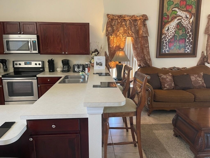 Private kitchen 4, Lakeside Villa 5 Bedroom Home, Polk