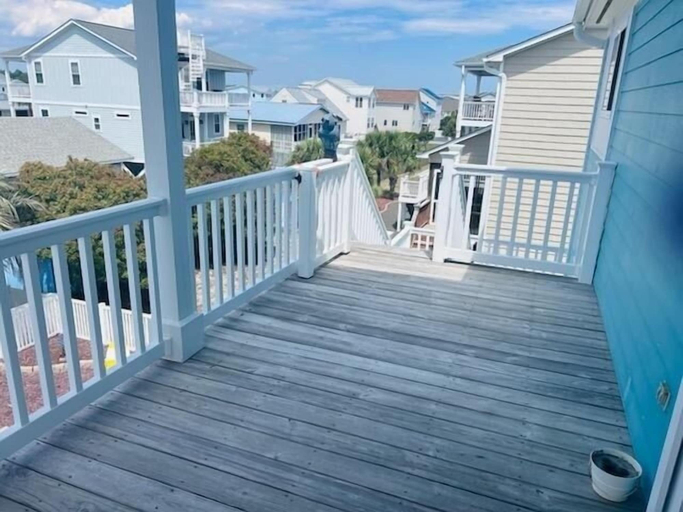 Property grounds 4, 218 Brunswick 3 Bedroom Home by RedAwning, Brunswick