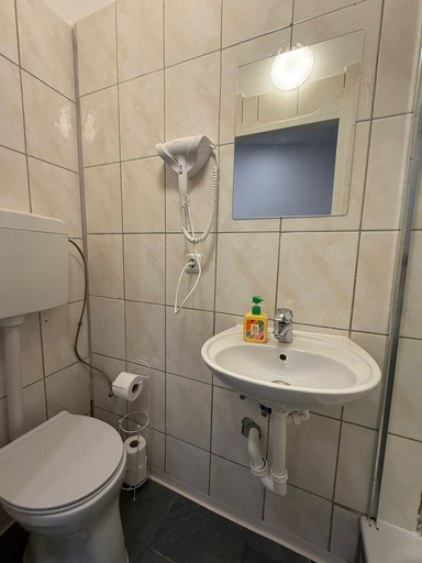 Bathroom 4, Stylish 1BR Apt  Walk to Schonbrunn, Wien