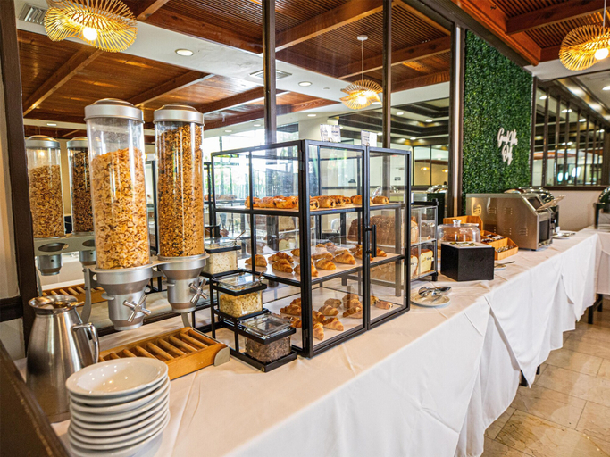 Food & Drinks 5, Regency Miami Airport by Sonesta, Miami-Dade