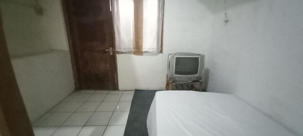 Room 4, OYO 94801 Pad Guest House, Bandung