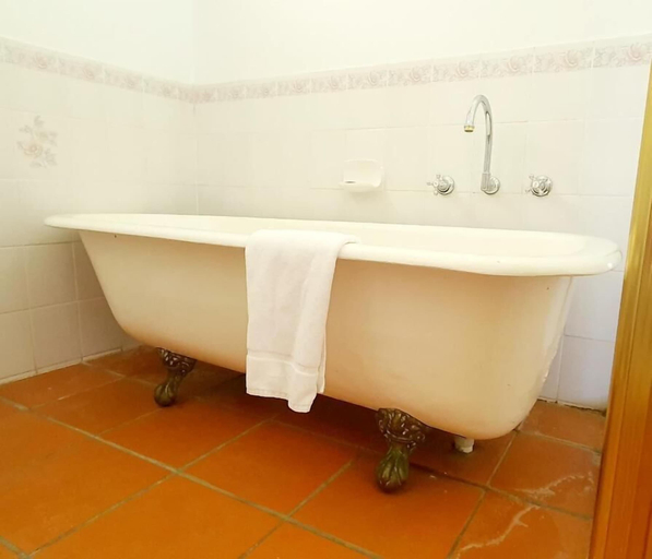 Bathroom 3, Bimbadgen Estate, Cessnock