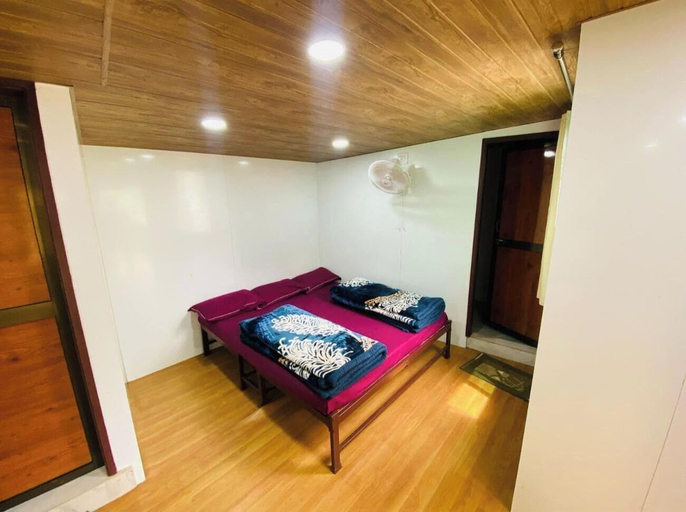 Room 4, Abu hills, Sirohi