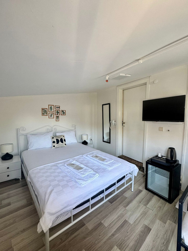 Bedroom 4, HEYBELIADA, Adalar
