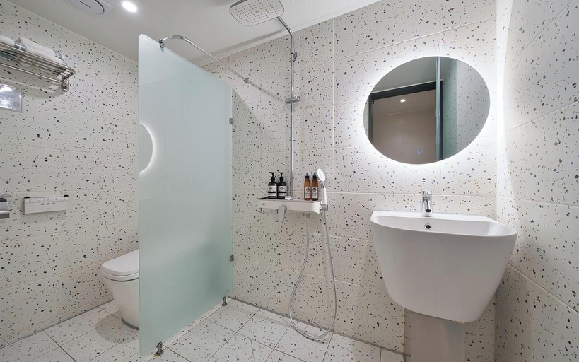 Bathroom 3, Suwon Hound Hotel, Suwon