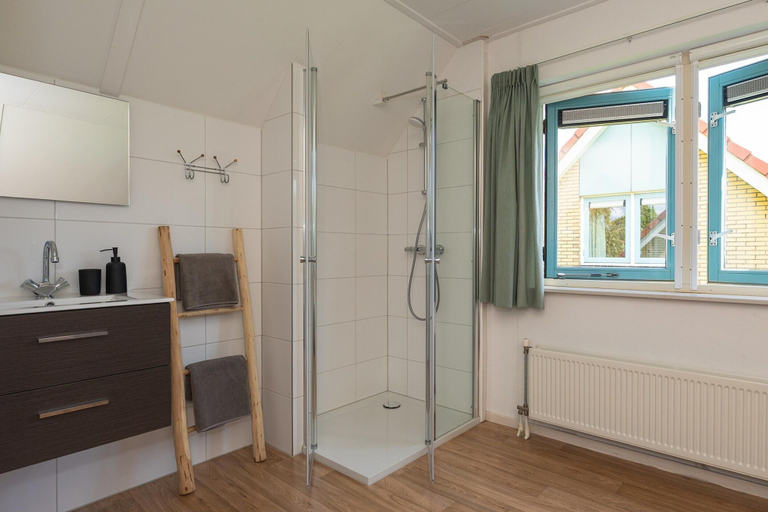 Private kitchen, Villa in Andijk With South-facing Garden
