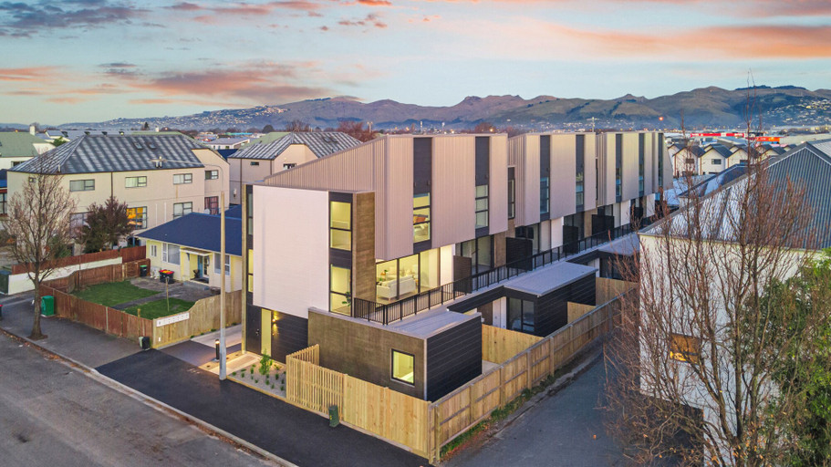 Exterior 4, Newly Built 3 Bedroom Townhouse - Your Base to Explore the CBD, Christchurch