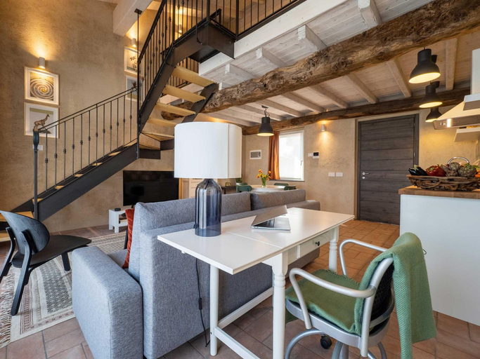 Room 2, Green Lodge - Apartment 8 - 1 BR 1 Bath, Novara