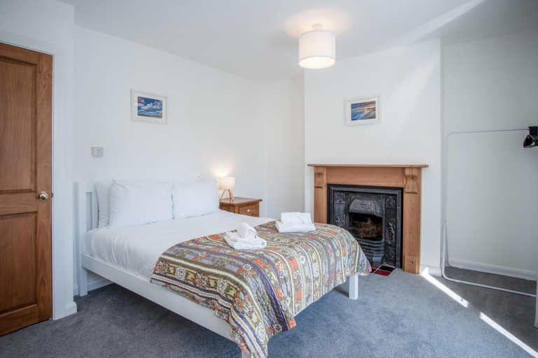 Room 3, Nottage Road - 3 Bedroom Holiday Home - Mumbles, Swansea