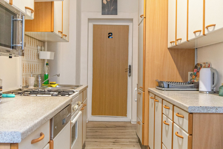 Dining Room 5, Comfortable 3BR Apt Danube Millennium, Wien